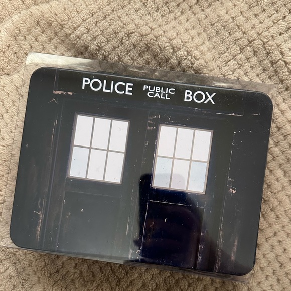 Doctor Who Top Trumps collectors Tin and cards - Picture 3 of 6